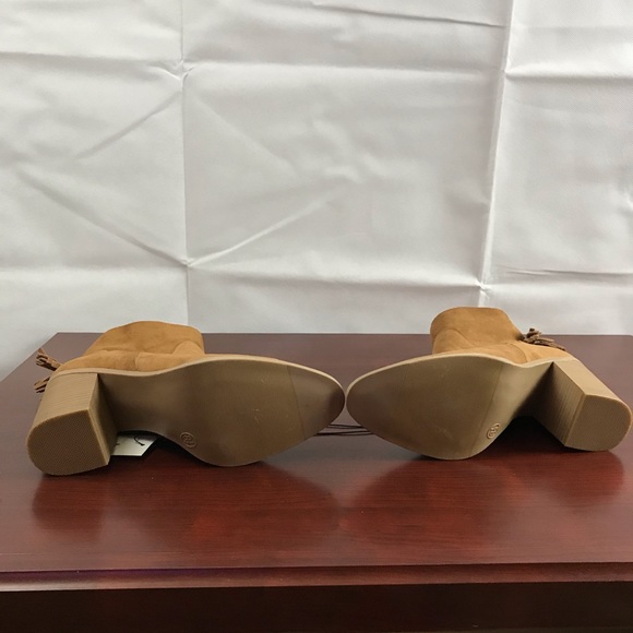 Lady’s faux suede booties - Picture 3 of 3